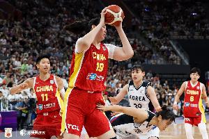 小孩欺负大人！张子宇8中8超高效砍18分4板 下半场首发改战局