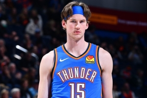 B体育APP-微笑刺客：对卡尔森落选感到震惊 球探应为未发现卡尔森感到羞愧