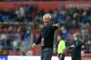 B体育-媒体人：云南玉昆这场赛前鼓劲鼓大发了，最后导致球员心态失衡