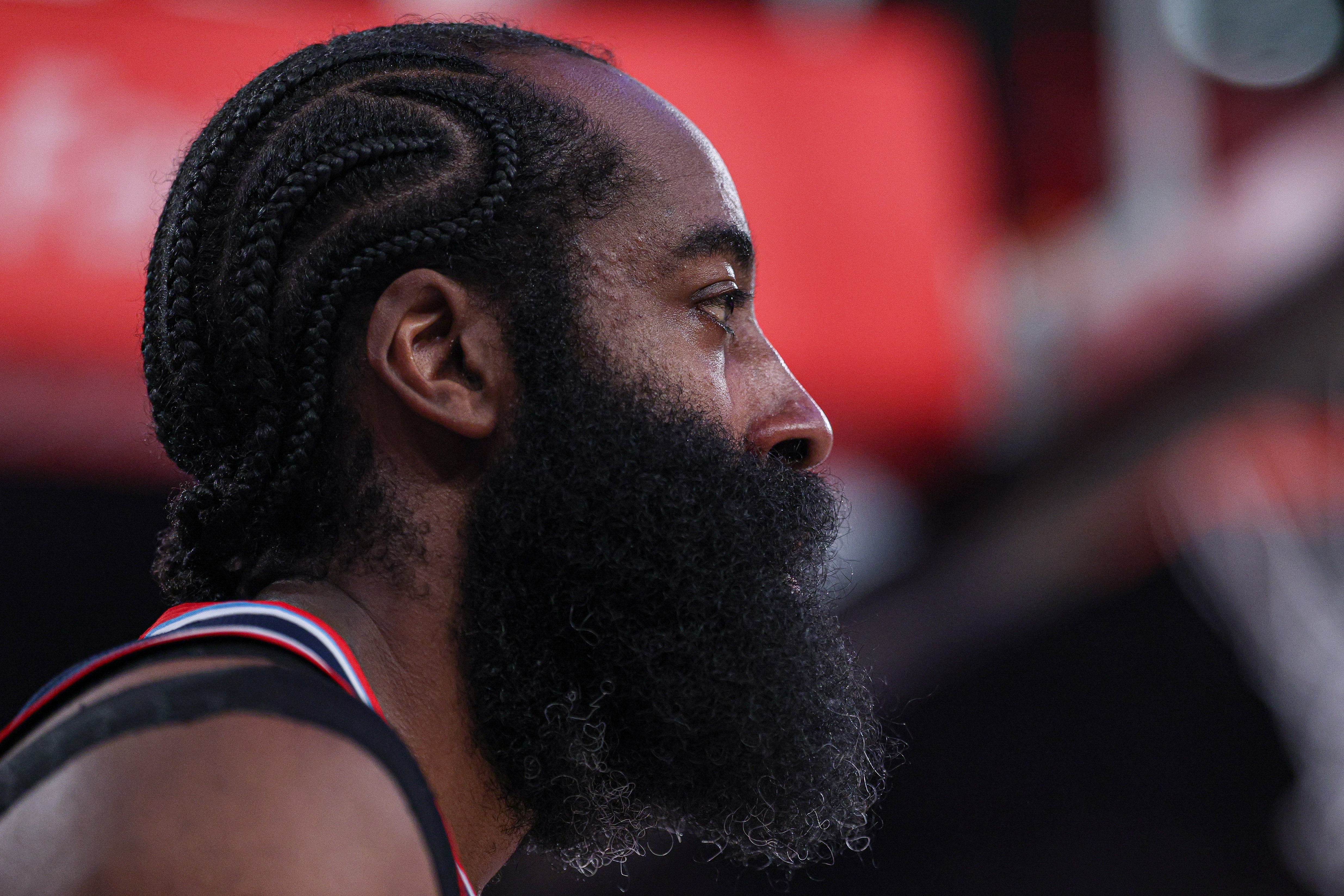 B体育下载-美记：哈登光薪资就4亿 有代言&amp;生意还嫌赚得少？他想要多少钱？