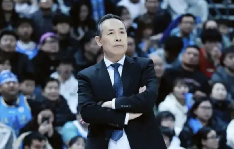 许利民:休赛期要把第一阶段的问题解决,技战术也要继续优化